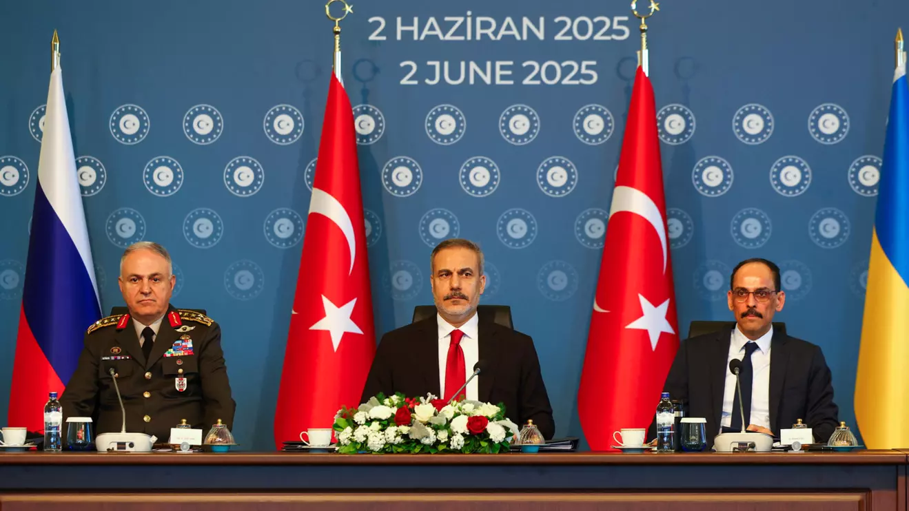 Turkish Foreign Minister Hakan Fidan sits between Chief of the Turkish General Staff, Metin Gurak and Turkey's intelligence chief, Ibrahim Kalin, as he chairs the second round of peace talks between Russia and Ukraine, in Istanbul, Turkey, June 2, 2025. Reuters/Murad Sezer