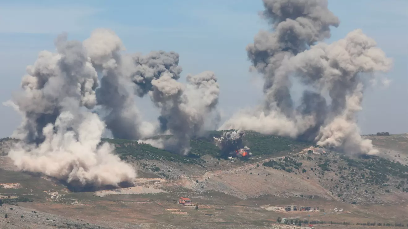 Smoke billows from the Nabatieh district, following Israeli strikes, according to two Lebanese security sources, as seen from Marjayoun, in southern Lebanon, May 8, 2025. Reuters/Karamallah Daher