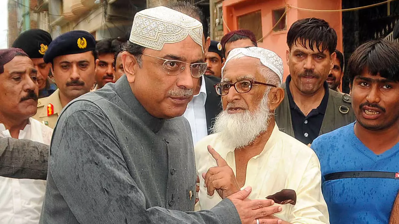President Asif Ali Zardari (L) © Mena Today 