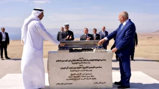 Abu Dhabi crown prince arrives in Aqaba for railway groundbreaking