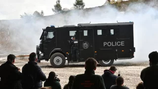 France blocks Israeli officials from weapons exhibition