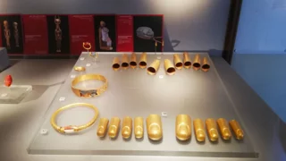 Egypt says missing pharaoh's bracelet melted down for gold