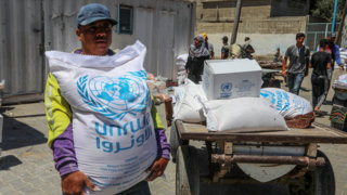 EU holds back part of UNRWA payment but boosts Palestinian aid