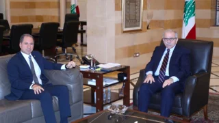 Gemayel backs Salam in push to end Hezbollah’s armed power
