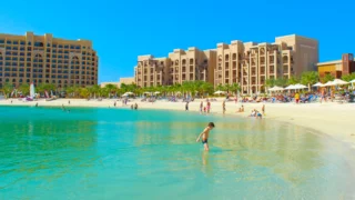 More UAE beaches close as oil spill grows