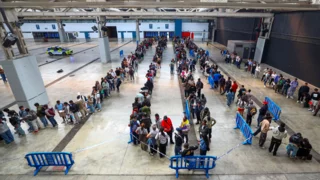 Spain citizenship law for expatriates' descendants sparks voting quarrel