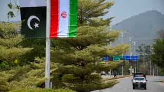 China enlists Pakistan to reopen Iran-US channel
