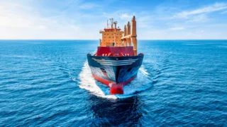 Shipping alert as bulk carrier damaged near Qatar waters