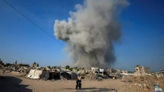 Israel pounds Gaza City suburbs, vows to press on with offensive