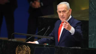 Netanyahu delivers combative UN speech