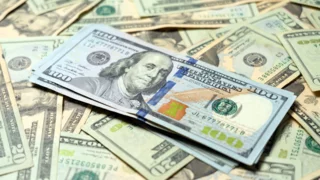 U.S. suspends Dollar deliveries to Iraq amid militia strikes