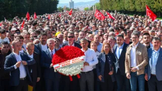 Thousands rally behind Özel in defiant Ankara protest