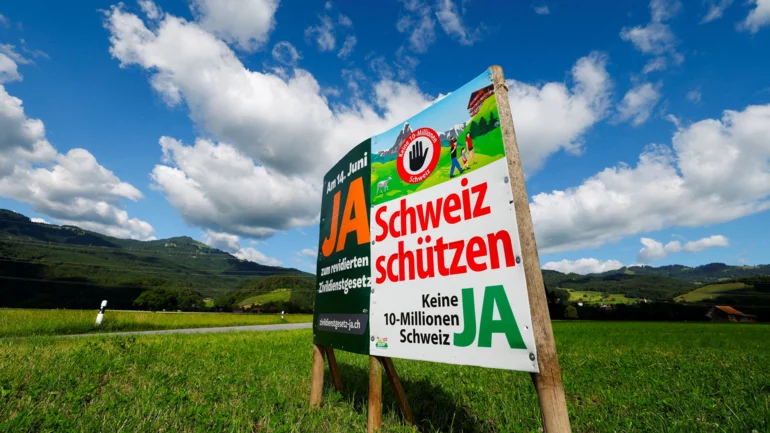 Swiss voters poised to reject 10 million population cap in referendum, projection shows