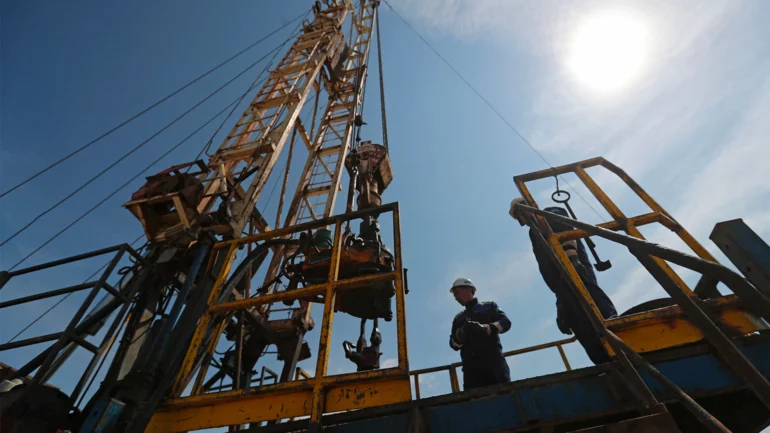 Iraq invites global oil firms for talks on Kurdistan contracts
