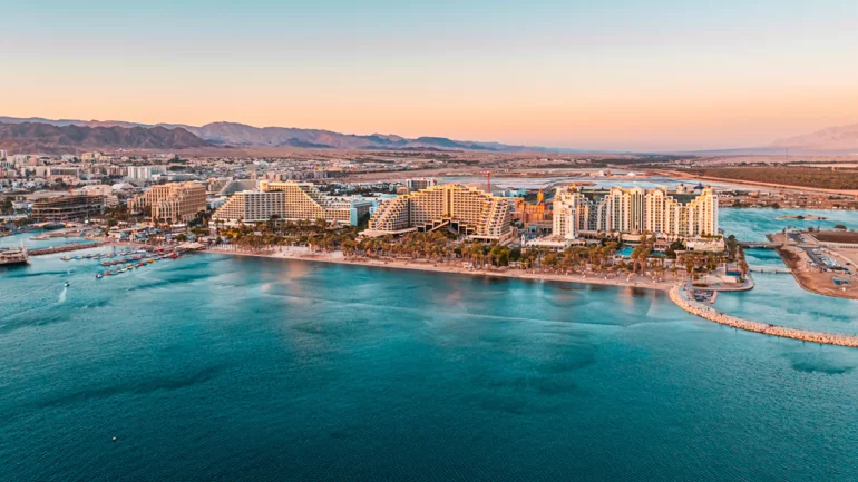 US military destroyer docks at Israel's Eilat port, Israeli media reports