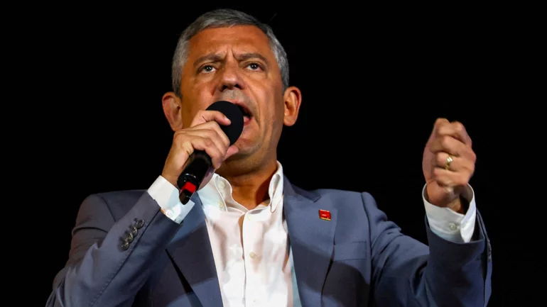 Turkish opposition re-elects ousted Istanbul provincial head in new congress