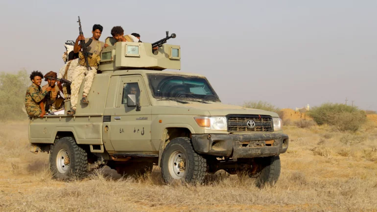 Yemen: 80+ killed in two days as Houthis push toward key strait