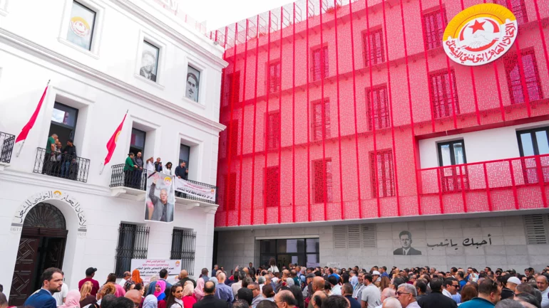 Tunisian bank staff strike over wages, halting transactions