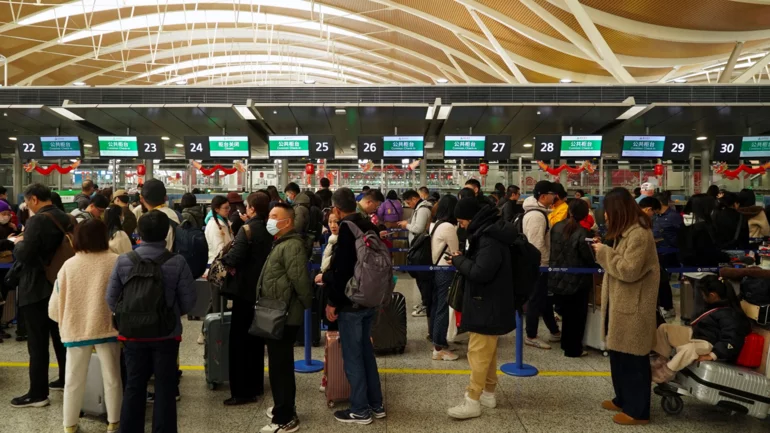 China issues risk alert for tourists travelling to US