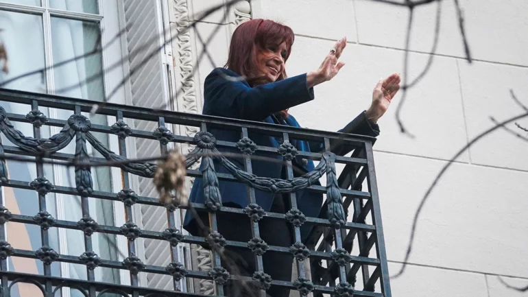 Brazil's Lula approved to visit Kirchner under house arrest, media reports