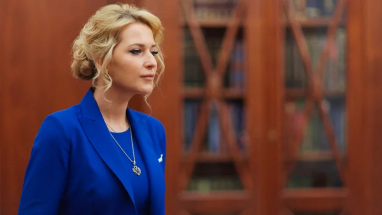 Top Russian official takes US journalists into besieged Ukrainian city ahead of evacuation