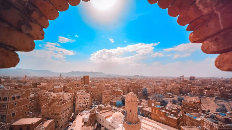 Saudi-led coalition signals new strike on Sanaa oil facility with evacuation order