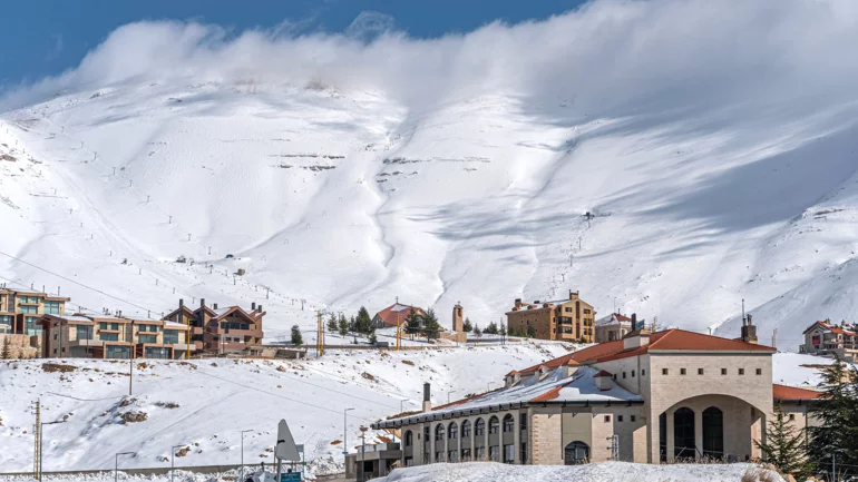 Harsh weather conditions paralyze traffic in Lebanon