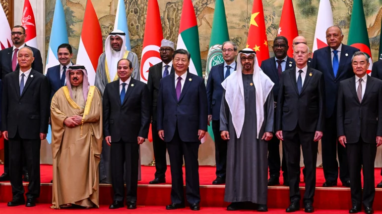 Xi says China wants to work with Arab states to resolve hot spot issues