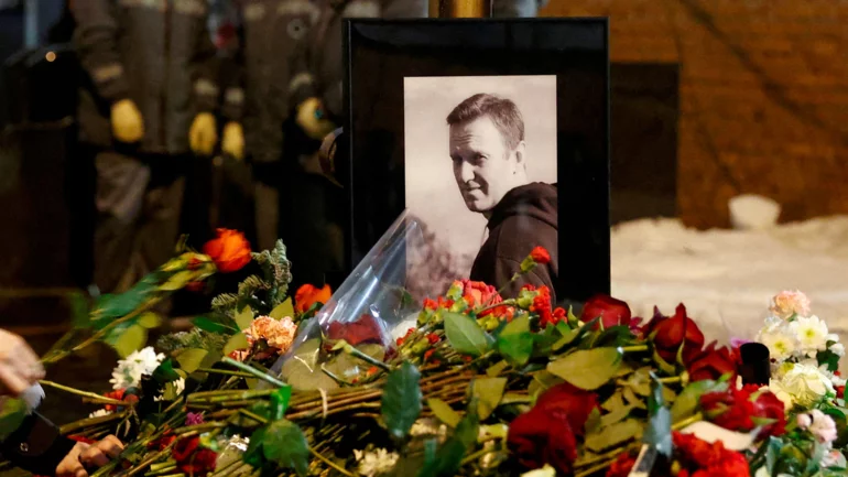 U.S. intelligence believes Putin probably didn't order Navalny to be killed - WSJ