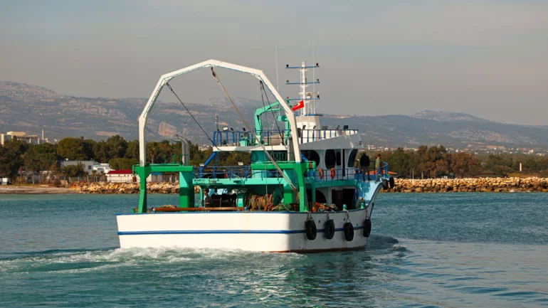 Greece denounces ‘illegal fishing’ activities by turkey