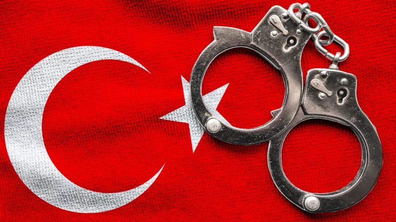 Turkey targets opposition district in graft probe