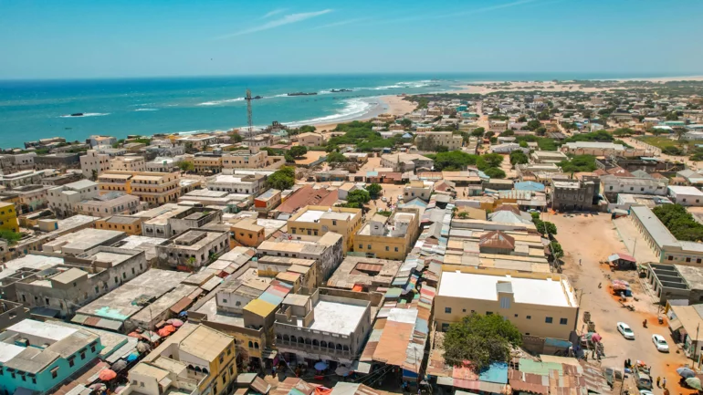 Egypt sends arms to Somalia following security deal, sources say
