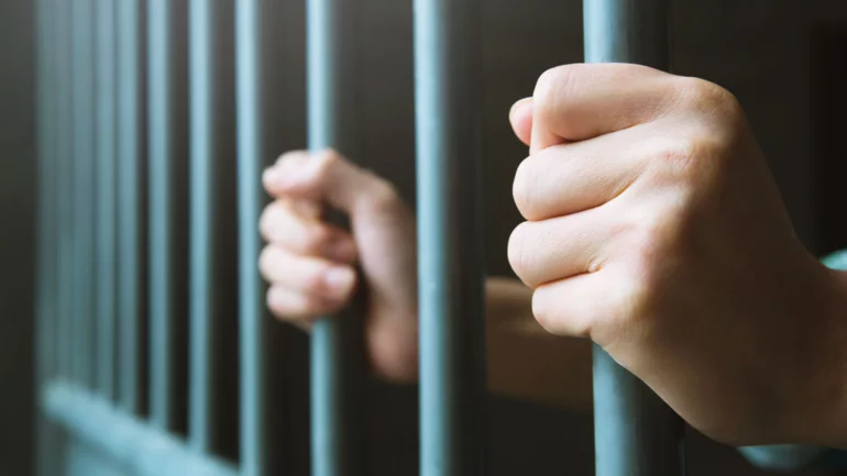 Swiss national dies by suicide in Iranian prison