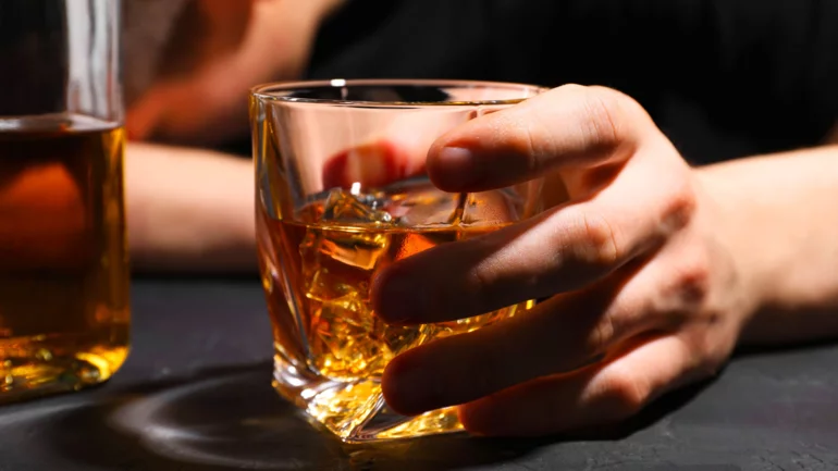 Saudi Arabia official denies reports of lifting ban on alcohol
