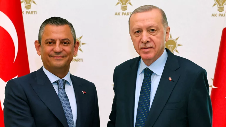 Turkey opposition chief cool to constitution talks with Erdogan