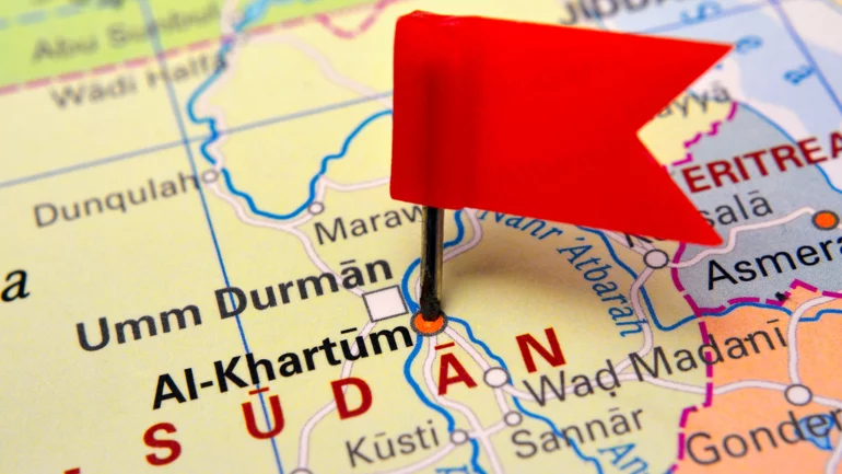 Sudanese left in the dark by RSF-imposed telecoms blackout