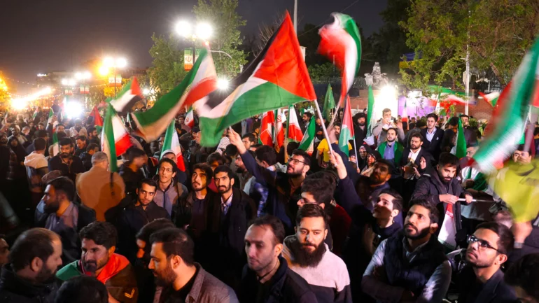 Gulf states, vulnerable but influential, seek to stop new Iran-Israel war