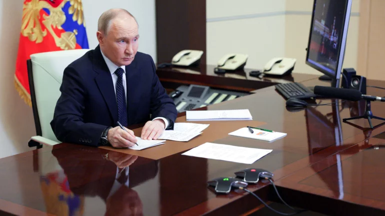 Putin is ready to help Trump on Iran nuclear negotiations, the Kremlin says