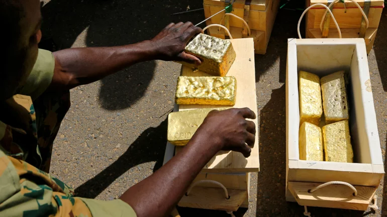 Sudan pound suffers as de facto UAE flight ban hits gold exports