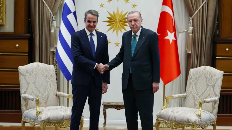 Turkish, Greek leaders voice desire to resolve issues after talks