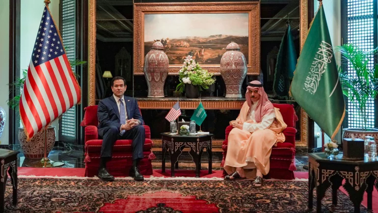 U.S. seeks Bahraini support for Iran deal