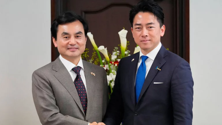 South Korea, Japan discuss military-logistics support deal, Seoul says