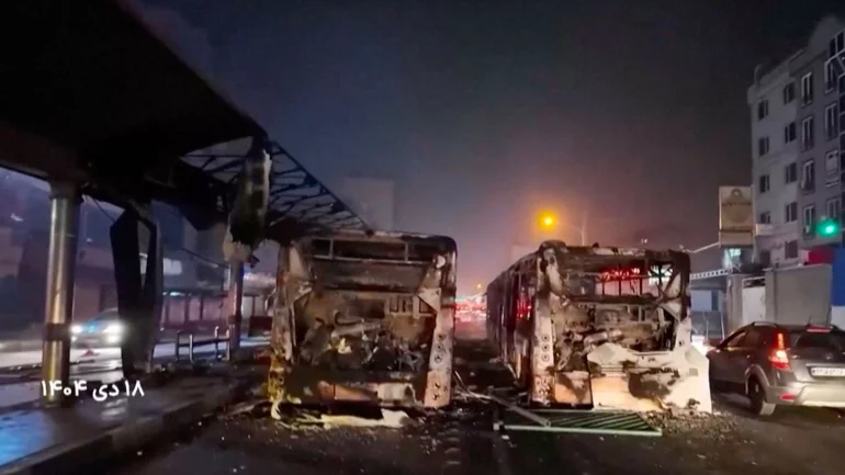 Death toll from Iran approaches 2,600, rights group reports