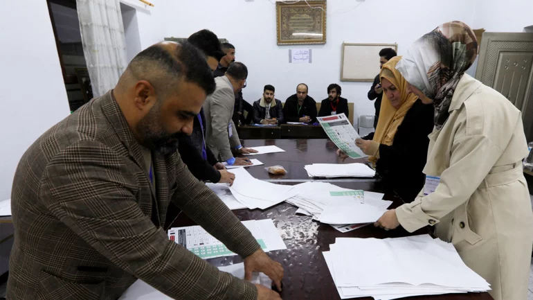 Iraq's ruling Shi'ite alliance leads in provincial elections - preliminary results