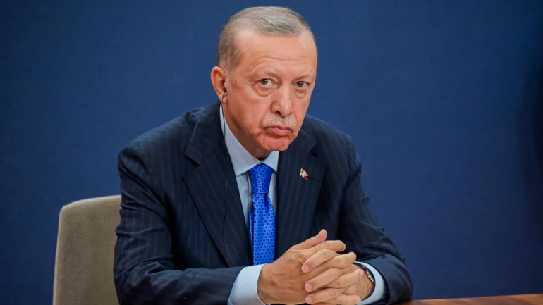 Turkey weighs early election