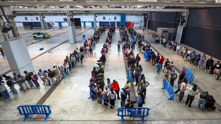 Spain citizenship law for expatriates' descendants sparks voting quarrel
