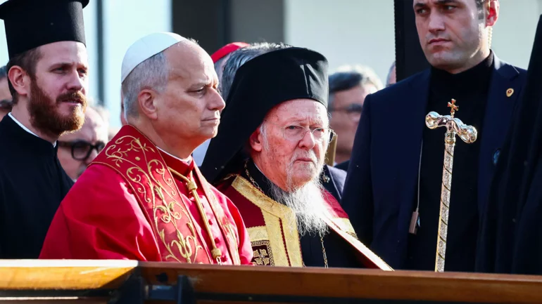 Pope Leo meets Middle East Christian leaders, condemns religious violence