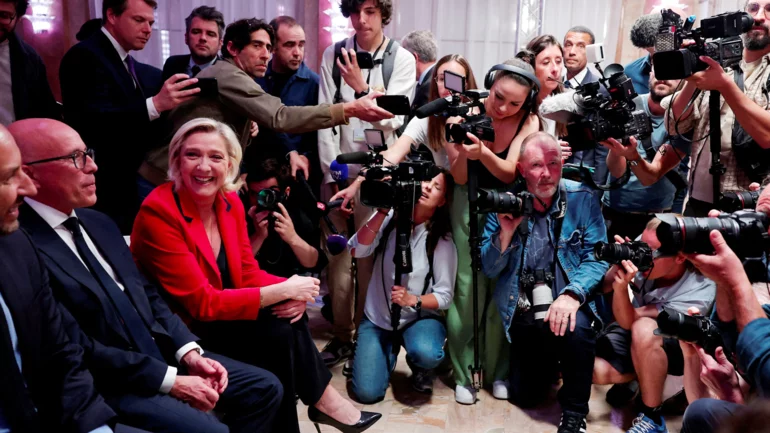 French snap elections worry investors, Paris stock market head says