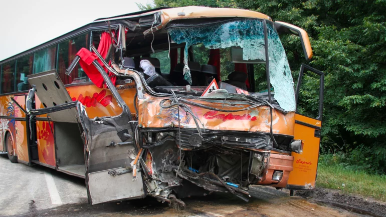 Pakistani pilgrim bus overturns, killing 28, injuring 23 in Iran