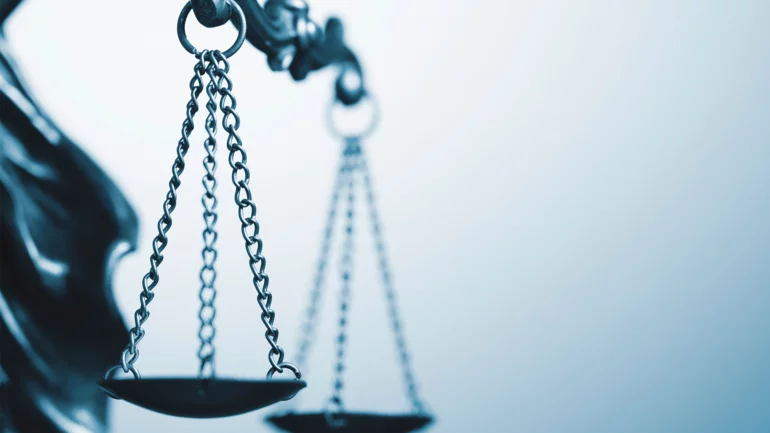Tunisian bar association accuses policemen of torturing a lawyer during detention